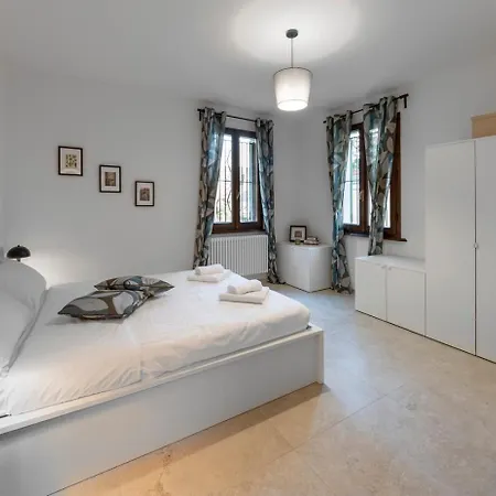 Housmart Montanara 606-2 *